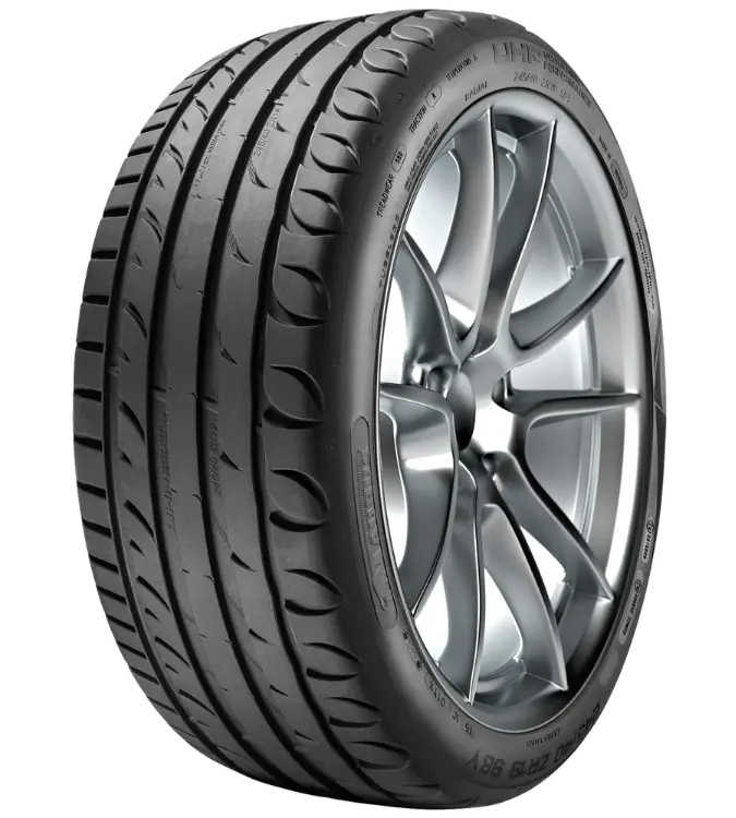 Taurus Ultra High Performance 245/45 R17 99 W XL